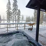 With Outdoor Jacuzzi And Sauna *
