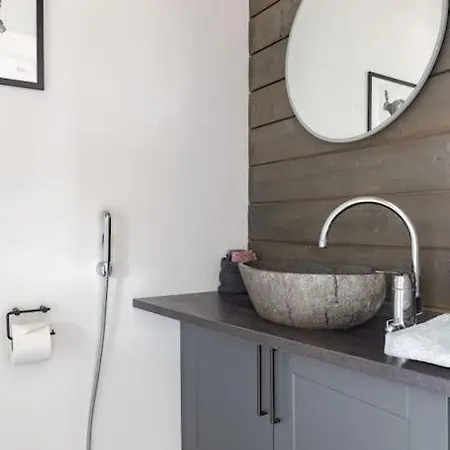 With Outdoor Jacuzzi And Sauna * Uurainen