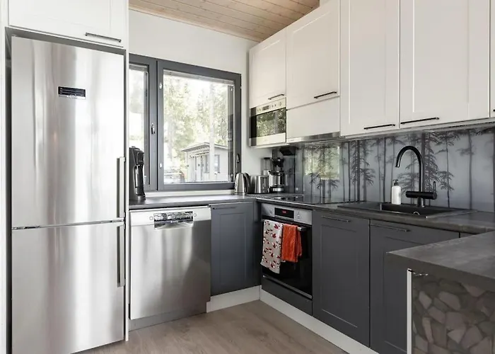 With Outdoor Jacuzzi And Sauna *