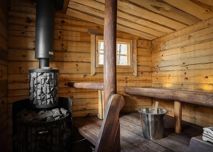 With Outdoor Jacuzzi And Sauna Uurainen